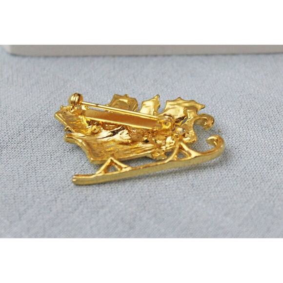 Small Gold Tone Christmas Sleigh Brooch Pin VP10 - Picture 4 of 4